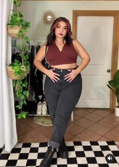 Alt Outfits Plus Size, Grunge Outfits Edgy Plus Size, Dr Martin Outfits, Medium Size Body Outfits, Plus Size Aesthetic Outfits, African Wear Dresses, Mid Size, Curvy Girl Outfits, Curvy Outfits