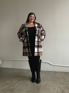 The Plus Size Relaxed Fit Plaid Coat brings luxury to a cold-weather classic. Crafted from a premium plaid fabric and featuring double pockets, it's a timeless winter wardrobe staple filled with sophistication. Perfectly in tune with this season's winter trends, this coat will keep you warm throughout the season in style! This coat features a folded-down collar, buttons down the front, a relaxed fit, and double pockets. The material is a thick, stretchy woven. This coat is made out of 100% Polye Outfits Cold Weather, Cold Weather Outfits Winter, Plus Size Winter Outfits, Outfits Cold, New York Winter, Winter Outfits Cold, Plus Size Winter, Plaid Coat, Cold Weather Outfits