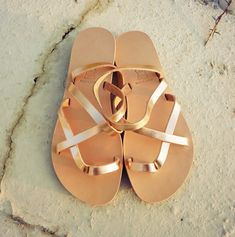 ♥ A pair of high quality,100% genuine Greek leather sandals ♥ You can wear them all day, they are very comfortable ♥ Perfect for everyday adventures, beach, bridal Make a simple measurement to make sure you get the right size! If you take half size, go UP to the nearest whole size Ladies shoe sizes EU3536373839404142 UK23-3.54566.578 USA4.5567891011 cm23.123.824.425.125.826.527.2....27.8 inches__9.19.39.69.910.1510.410.710.9 YOU CAN FIND MORE THAN 120 SANDAL DESIGNS IN MY SHOP: https://www.etsy. Metallic Sandals With Single Toe Strap For Summer, Metallic Single Toe Strap Sandals For Summer, Gold Leather Open Toe Barefoot Sandals, Gold Leather Barefoot Sandals For Beach, Metallic Leather Sandals With Single Toe Strap, Casual Gold-studded Sandals For Summer, Summer Sandals With Gold-tone Hardware, Summer Sandals With Gold-tone Hardware And Single Toe Strap, Leather Sandals With Gold-tone Hardware