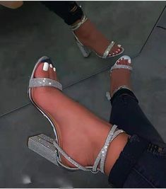 Diamond High Heels, Hak Tinggi, Ankle Strap Chunky Heels, Heels Patterns, Silver High Heels, Party Heels, Heels Classy, Slip On Pumps, Rhinestone Heels