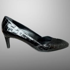 Herms Scarlett (60mm = 2.36") Pump Entirely Crafted In A Noir (Black) Mississippiensis Alligator Lisse (Shiny). New In Box Made In Italy Actual Shoes Pictured Hermes Heels, Black Leather Mules, Ankle Tie Sandals, Crystal Sandals, Patent Leather Loafers, Black Suede Heels, Hermes Shoes, Pink Heels, Leather Mules