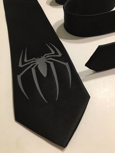 High Quality Necktie. Classic Adult Size 3.2'' at the widest point. Custom Made per order. Color Black. Spiderman Room, Spiderman Gifts, Pretty Jewelry Necklaces, Street Style Outfits Men, Cool Ties, Jack And Sally, Spiderman Art, Amazing Spiderman, Amazing Spider