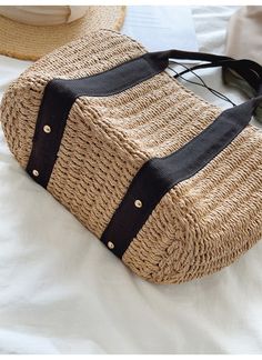 Chic Braided Bag For Beach Season, Basket Beach Bag Made Of Natural Fiber For Vacation, Beige Straw Beach Bag For Daily Use, Beige Bag With Adjustable Strap For Picnic, Braided Crochet Shoulder Bag For Summer, Summer Braided Crochet Shoulder Bag, Chic Beach Bag Made Of Natural Fiber, Beige Summer Straw Bag For Daily Use, Summer Beige Straw Bag For Daily Use