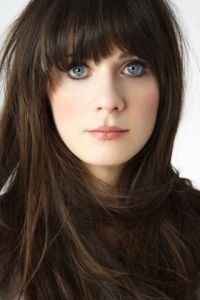 the bangs are super cute Hair Color For Fair Skin, Rambut Brunette, Makeup Tip, Fesyen Rambut, 짧은 머리, Stil Inspiration, Zooey Deschanel, Pale Skin, Fair Skin