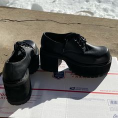 These Shoes Are So Fire! A Huge Statement Piece! Chunky Platform And Super Chunky Block Heel! Lace Front Closure And A Round Raised Toe! Upper Sole Is Made Completely Out Of Leather! Super Rare Piece! Can Fit A Size 9 In Men’s And A Size 11 In Women’s! *Note That There Is A Small White Mark On The Front Side Of The Right Shoe Sizing: Men’s 9 / Women’s 11 Heel Height: ~3.5 In Heel Width: ~3.5 In Platform Height: ~2.5 In Inside Length: ~11 In If You Have Any Questions Or Concerns Be Sure To Dm Us! Deadstock Vintage Bedford Stu 90s Platform Ankle Boots Chunky Block Square Block Heel Dark Academia Retro Preppy Goth Alternative Mall Goth Shoes Black Punk Grunge Emo Scene Kid 1990s Des Chunky Platform Block Heels For Streetwear, Pointed Toe Platform Boots With Chunky Platform For Streetwear, Chunky Platform Boots With Pointed Toe For Streetwear, Streetwear Platform Boots With Chunky Platform And Pointed Toe, Chunky Platform Heels With Block Heel For Streetwear, Streetwear Chunky Platform Heels With Block Heel, Low-top Leather Heels For Parties, Leather Party Heels, Leather Low-top Heels For Parties