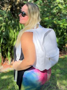 Trendy White Canvas Backpack, White Canvas Backpack For Daily Use, White Canvas Backpack For Back To School, Trendy White Backpack With Pockets, White Canvas Backpack For Everyday Use, White Softback Backpack With Zipper Closure, White Everyday Backpack, White Backpack With Pockets For Back To School, White Standard Backpack For Back To School