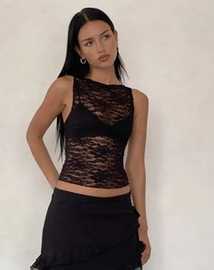 Black Lace Top Aesthetic, Lace Top Styling, Lace Black Top Outfit, Going Out Sets, Sheer Lace Top Outfit, Sheer Black Top Outfit, Lace Tops Outfit, Party Fits Casual, Black Sheer Top Outfit