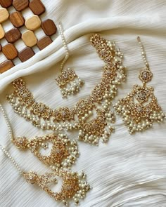 Desi Gold Jewellery, Jewellery With Lehenga, Nikkah Jewellery, Nikkah Jewelry, Unique Gold Jewelry Designs, Bridal Jewellery Inspiration, Wedding Jewelry Sets Bridal Jewellery