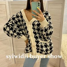 Brand Name: syiwidiiStyle: CasualMaterial Composition: AcrylicDecoration: ButtonPattern Type: PlaidClothing Length: RegularCollar: V-NeckOrigin: CN(Origin)Season: Spring/AutumnSleeve Length(cm): FullSleeve Style: Batwing SleeveMaterial: AcrylicThickness: STANDARDClosure Type: Single BreastedPercentage of Material: 95% aboveGender: WOMENYarn Thickness: Coarse yarnPattern: Loose-fittingModel Number: women sweaterAge: Ages 18-35 Years OldColor: Black orange rose redSeason: Spring autumn winterGende Cardigans Women, Autumn Winter 2024, Houndstooth Jacket, Winter Chic, Sweater Oversized, Sweater Oversize, Oversized Cardigan, Warm Coat, Loose Tops