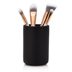 the brush holder has five brushes in it