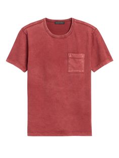 Supremely soft and remarkably durable, our American-grown SUPIMA® cotton tees are your go-to for every day, made with a specially-knit jersey that resists pilling and shrinking for one perfect, pulled-together tee.  Crew-neck.  Chest pocket.  Short sleeves.  Straight hem with vented sides is 0. 5" longer at back.  Produced in a facility that runs P. A. C. E.  – Gap Inc. 's program to educate and empower women in the communities where our products are made.  Learn more HERE Standard fit.  Short s Sporty Washed Cotton T-shirt, Sporty Crew Neck Soft-washed T-shirt, Sporty Washed Short Sleeve T-shirt, Soft-washed Cotton Crew T-shirt, Sporty Soft-washed Crew Neck T-shirt, Sporty Soft-washed T-shirt For Everyday, Red Casual Crew Neck T-shirt, Red Crew Neck Casual T-shirt, Casual Red Crew Neck T-shirt