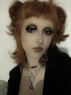 Simple Punk Makeup, Faceless Ayato Fanart, Alt Valentines Makeup, Alternative Makeup Ideas, No Eyebrow Makeup, No Eyebrows Makeup Look, Sickly Makeup, Makeup Looks Alt, Alt Makeup Ideas