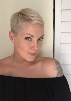 @ketobasket Blonde Pixie/ Platinum Pixie Cut/Short hair/Short Hair Ideas/super short pixie/Short Pixie/Short hairstyle Shaved Pixie Cut, Platinum Pixie Cut, Super Short Pixie, Platinum Blonde Pixie, Short Blonde Pixie, Platinum Pixie, Pixie Cut Styles, Edgy Haircuts, Very Short Haircuts