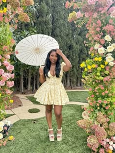 Picnic Outfit Summer Black Woman, Garden Outfit Black Women, Flower Themed Party Outfit, Tea Party Dress Black Women, Tea Party Ideas Black Women, Tea Party Aesthetic Black Women, Garden Photoshoot Outfit Ideas, Yellow Brunch Outfits Black Women, Bridgerton Brunch Outfit