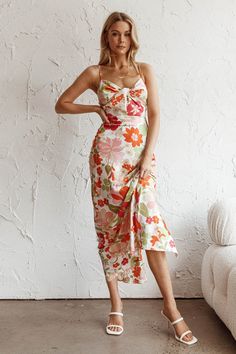 Shop the Sea Change Twist Bust Midi Dress Floral White | Selfie Leslie Sea Change, Midi Dress Floral, Weekend Coffee, White Floral Midi Dress, Selfie Leslie, Poses Women, Yellow Bridesmaids, Coffee Dates, Blue Bridesmaids