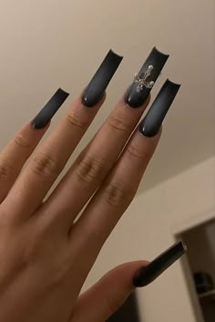 Black Acrylics Nails, Dramatic Prom Nails, Black And Silver Aura Nails, Nail Spa Aesthetic, Dark Baddie Nails, G59 Nails Acrylic, G59 Nail Ideas, Black Square Nails Long, Black Nail Sets Acrylic