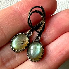 ♥  These Earrings are made with natural and unique Labradorite with natural green- golden fire in brass antique bronze finish bezels with filigrees and brass antique bronze finish hoops. ♥  Gift packing and also small Jewelry Gift is included. ♥  You will receive one pair of earrings - just one of a kind ♥ oooooooo          ... UNIQUE JEWELRY FOR UNIQUE WOMAN ... oooooooo Details: oº Whole Earring Length aprox. 30mm oº Semi-precious gemstone - Natural labradorite oval cabochon oº Labradorite siz Beryl Ring, Green Tourmaline Ring, Mini Earrings, Gift Packing, Brass Antique, Labradorite Earrings, Silver 925 Necklace, Small Jewelry, Jewelry Earrings Hoops