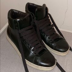 Good Condition Leather Toms, Denim Sandals, Tom Ford Shoes, Lace Sneakers, Tom Ford Men, Leather High Tops, Suede Sneakers, Black Sneakers, Men Shoes Size