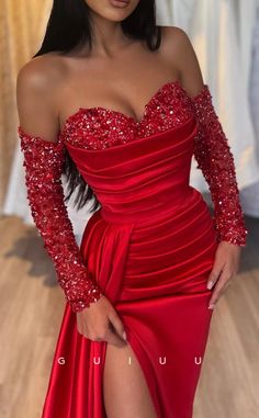 This G2847 - Chic & Modern Sequins Sweetheart Off-Shoulder Red Prom Evening Dress is a stylish and modern-looking dress perfect for any formal occasion. It features a sweetheart neckline and off-shoulder design that draws attention to the sequin-embellished bodice. Offering a timeless elegance, this red dress is sure to be a favorite for years to come. Mermaid Black Dress, Black Dress Vintage, Evening Gown Black, Formal Wedding Party, Mermaid Gown Prom, Plus Size Evening Gown, Gown Black, Vintage Black Dress, Red Prom