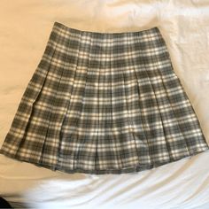 She In Brand, Never Worn! Plaid Pleated Skirts, Plaid Skirt Aesthetic, Grey Pleated Mini Skirt, Skirts For Fall, Cafe Outfit, Wlw Aesthetic, Skirts Plaid, School Cafe, Shein Skirts