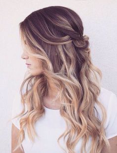 romantic half up half down with loose waves ~ we ❤ this! moncheribridals.com Faded Hair Color, Best Ombre Hair, Faded Hair, Remy Hair Wigs, Long Wavy Hair, Wedding Hairstyles For Long Hair