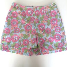 "* Cute new handmade 100% cotton shorts  * Lovely retro floral fabric * High waisted retro 1950s flared leg style * Side slant pockets * Never worn * Made to a Gertie Pattern * Best suit a S/M but see below Measurements laid flat: -Waist 13.5\" / 34cm -Hips up to 48cm -Length from waist to hem 34cm -Rise at front 28cm -Leg hem width 33cm" Retro Cotton Shorts For Spring, Fitted Floral Print Shorts, Retro Summer Shorts, Retro Shorts For Spring, Summer Cotton Lined Bottoms, Summer Lined Cotton Bottoms, Lined Cotton Bottoms For Summer, Fitted Cotton Shorts With Floral Print, Retro Floral Print Short Bottoms