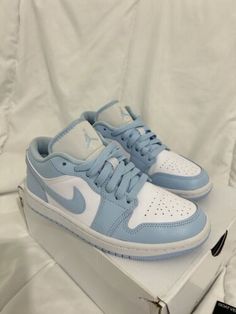 ad eBay - Find many great new & used options and get the best deals for Size 5.5 - Jordan 1 Low Ice Blue W at the best online prices at eBay! Free shipping for many products! Blue Aesthetic Shoes, Jordan 1 Low Ice Blue, Jordan Lows, Blue Nike Shoes, Blue Nikes, Nike Shoes Blue, Nike Fashion Shoes