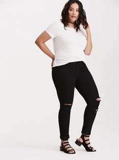 Plus Size Torrid Skinny Jeans - Black Wash with Destruction, BLACK Torrid Outfits, Casual Look For Women, Chubby Style, Alexa Webb, Women's Plus Size Jeans, Black Jeans Outfit, All I Ever Wanted, Photoshoot Inspo, Neutral Fashion