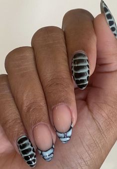 Cool Design Nails Creative, Nail Designs Oval Shape, Alligator Nails Designs, Black Crocodile Nails, Random Nail Designs, Alligator Nails, Gator Nails, Nails Crocodile, Watercolour Nails