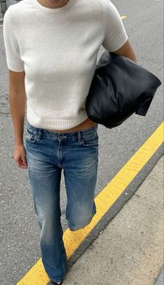 Aesthetic Clothes Outfits, Viral Aesthetic, Workout Inspo, Stockholm Street Style, Autumn Fits, Short Sleeve Pullover, Kpop Outfits