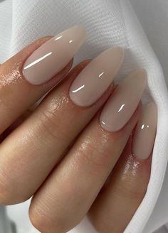 Neutral Coloured Nails, Nude Colours Nails, Nude Engagement Nails, Barely There French Manicure, Neutral Colour Nails, Nail Designs Neutral Colors, Classy Fun Nails, Nude Colour Nails, Peach Nude Nails