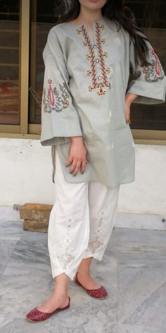 Simple Wedding Dress Pakistani, Bridal Dresses Simple, Pakistani Pants, Trouser Designs Pakistani, Wedding Dress Pakistani, Pakistani Kurta Designs, Wedding Dresses Pakistani, Dresses Pakistani, Dress Pakistani