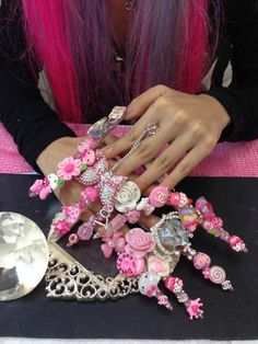 Gyaru nails Crazy nails, Crazy nail designs, Crazy nail art Decoden Nails, Gross Nails, Hello Kitty Nails Long, Hello Kitty Gyaru, Pink Hello Kitty Nails, Creepy Nails, Gyaru Nails, Deco Nails, Bad Nails