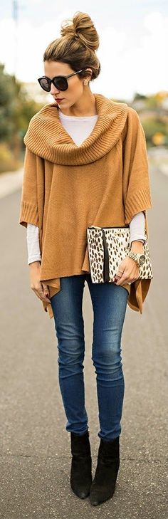 Poncho Outfit, Mode Tips, Outfit Chic, Stil Inspiration, Street Style Trends, Outfit Trends, Looks Chic, 가을 패션, Fashion Mode