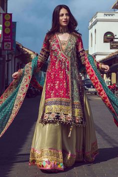 Pakistani Bridal Dresses Online, Mehndi Dress, Pakistani Wedding Outfits, Pakistani Fancy Dresses, Pakistani Fashion Party Wear, Beautiful Pakistani Dresses, Bridal Dress Fashion, Pakistani Bridal Dresses, Bridal Dress Design