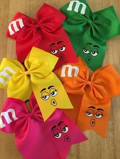 Cheer Bow Ideas, Cheer Bows Diy, Elastic Crochet, Infant Bows, Cheer Hair Bows, Homemade Bows, M M Candy, Halloween Hair Bows, Cheer Hair