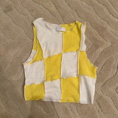 Isalis Yellow And White Checkered Cropped Tank Top In Size Medium. Never Worn! Checkered Crop Top, Cropped Tank Top, Crop Tank, Yellow White, Color White, Crop Top, Tank Top, Womens Tops, Size Medium