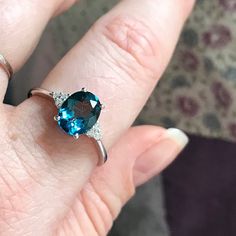 Febrero birthstone anillo piedra preciosa anillo de amatista | Etsy Branch Leaves, Etsy Engagement Rings, Sapphire Wedding Ring, Ring Blue Sapphire, Leaves Ring, Blue Gemstone Ring, Blue Gemstone Rings, Wallpaper Nature Flowers, London Blue Topaz Ring