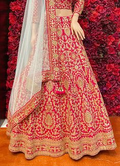 Bridal Lehenga_Indian Wear Elegant Pink Choli With Zari Work, Elegant Pink Traditional Wear With Intricate Embroidery, Elegant Pink Kundan Sets, Elegant Pink Choli For Festivals, Elegant Pink Kundan Jewelry Sets, Elegant Pink Festive Choli, Elegant Pink Festive Traditional Wear, Elegant Pink Choli With Pallu, Pink Kundan Traditional Wear For Wedding