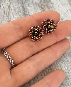 Beaded dark metallic gold crystal stud earrings. Beaded Round Clip-on Earrings Gift, Round Beaded Clip-on Earrings Gift, Gift Beaded Round Clip-on Earrings, Crystal Stud Earrings, Dark Gold, Gold Crystal, Support Handmade, Intense Colors, Terra Cotta