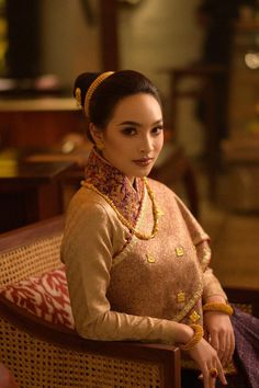 Lao Clothes, Laos Clothing, Thailand Traditional, Burmese Clothing, Traditional Costume, Asia Girl, Burmese, Myanmar, Laos