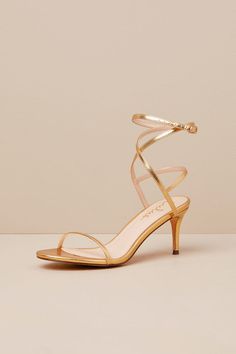 Gold Heels Aesthetic, Gala Shoes, Gold Prom Shoes, Sandals Low Heel, Heels Aesthetic, Gold High Heels, Short Heels, Ankle Wrap Sandals, Low Heel Sandals