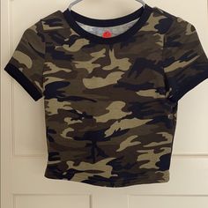 Cute Cottom Cropped Camo T-Shirt Camouflage Fitted Short Sleeve Tops, Fitted Camouflage Short Sleeve Tops, Fitted Camouflage Tops With Short Sleeves, Camouflage Short Sleeve Top With Graphic Print, Camouflage Graphic Print Short Sleeve Top, Trendy Camouflage T-shirt For Summer, Camouflage Crew Neck Graphic Tee, Trendy Camouflage Crew Neck T-shirt, Casual Camouflage Crew Neck Top