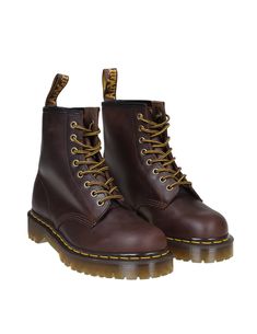 Amphibian in leather color: brownmodel with round tipclosure with lacesfabric interiorrubber sole Dr Martens Boots Brown, Doc Martens Brown Boots, Doc Martens Png, Brown Boots Png, Dr Martens Winter Boots, Solovair Boots, Brown Docs, Brown Boots Men, Dr Martens Brown Boots