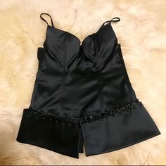 Brand New Without Tags. Satin Bustier Top By The Luxurious Lingerie Brand La Perla. Features Flexible Boning And Lightly Lined Built-In Bra. Hook Eye Closure In The Back. Lace Up Detailing At The Hem. This Top Is Gorgeous But A Bit Too Big For Me. It Would Best Fit A 34b/32c/30d But Could Work For A 34c/32d. La Perla Size 2. No Flaws. Evening Overbust Bodice With Built-in Bra, Elegant Tops With Built-in Bra, Fitted Camisole With Built-in Bra For Evening, Elegant Underbust Top For Night Out, Satin Tops With Boned Bodice For Night Out, Party Tops With Built-in Bra And Overbust Shape, Sleeveless Bodice With Boning For Evening, Sleeveless Evening Bodice With Boning, Elegant Spaghetti Strap Corset For Parties