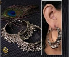 Black Metal Jewelry, Silver Jewelry Accessories, Indian Jewelry Earrings, Bali Earrings, Antique Silver Jewelry, Indian Jewellery Design Earrings, Earrings Indian, Jhumki Earrings, Traditional Earrings