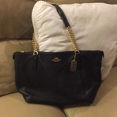 Super Soft Leather. Like New Condition, Received For Christmas. Perfect Size With Inside Pocket And Outside Pocket. Very Classic. Michael Kors Jet Set, Coach Bags, Womens Tote Bags, Inside Pocket, Soft Leather, Like New, Michael Kors, Tote Bag, Leather