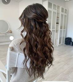 Long Beach Waves Wedding Hairstyles, Wedding Bridesmaid Half Up Half Down, Hair Inspo For Bridesmaid, Updo Beach Hairstyles, Beach Waves Hair Wedding Bridesmaid, Beach Waves Bride Hair, Beach Waves Half Up, Wavy Hairstyles For Long Hair Half Up, Hairstyles Waves Long