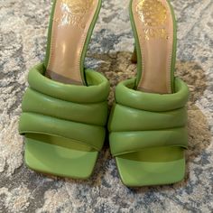 Never Worn Green Sandals Vince Camuto Size 5 Chic Green Sandals With Round Toe, Trendy Green Open-heel Mules, Green Closed Toe Sandals With Padded Heel, Spring Green Sandals With Heel Loop, Chic Green Open Toe Mules, Trendy Slip-on Sandals With Padded Heel, Green Open Toe Mules For Spring, Trendy Green Mules With Padded Heel, Chic Green Slip-on Mules