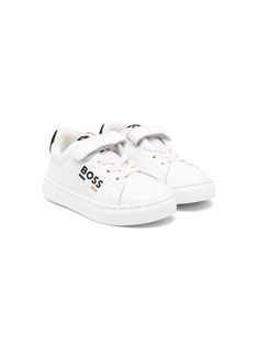 white calf leather smooth grain logo print to the side pull-tab at the tongue front touch-strap fastening front lace-up fastening round toe branded insole White Lace-up Skate Shoes With Logo, White High-top Sneakers With Logo-print Tongue, White Lace-up Sneakers With Logo Detail, White Sneakers With Logo And Round Toe, White Round Toe Sneakers With Logo, White Lace-up High-top Sneakers With Logo Detail, Leather Lace-up Skate Shoes With Logo-print Tongue, Leather Skate Shoes With Logo-print Tongue, White Sneakers With Logo Print For Sports